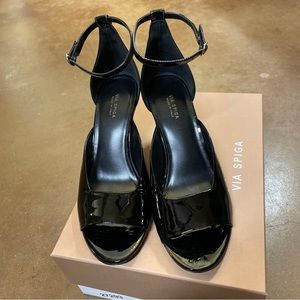 Via Spiga V-Jennie, Black Patent pump Size 7 - EUC - MSRP $325